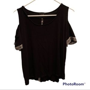 W5 cold shoulder top R17